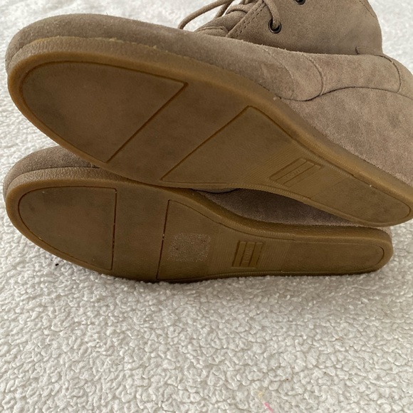 Toms nude suede booties ankle boots wedge tan size 8 woman’s - Picture 9 of 9